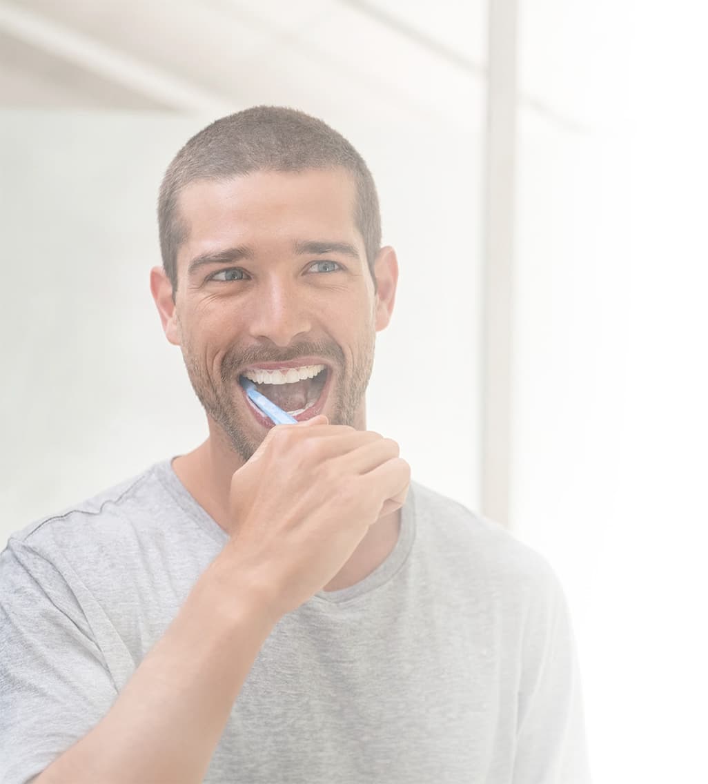 Zahnpflege mit Implantaten